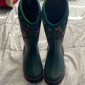 Boggs womens size 8 wide calf. Classic tall painterly. Used once. No tags.